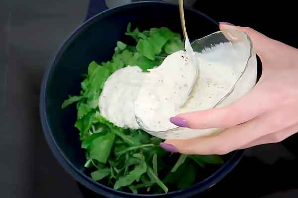 Салат цезарь с креветками классический рецепт в домашних условиях
