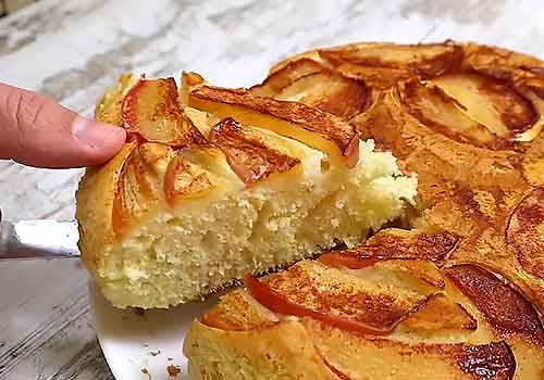 яблочный пирог на сметане готов