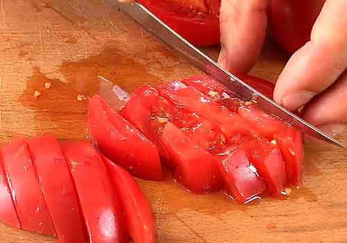 резаные помидоры