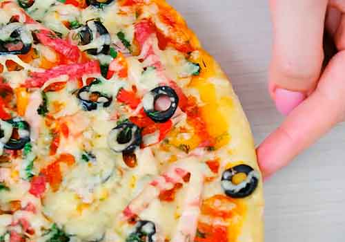 Пицца без дрожжей в духовке в домашних условиях
