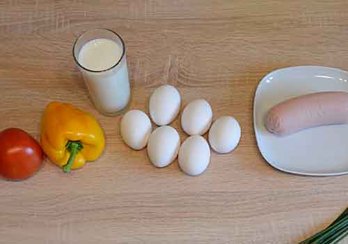 Омлет на сковороде с молоком из яиц